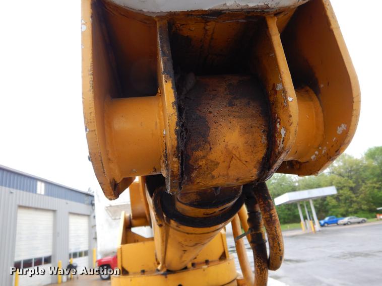 image for item DE8345 1977 Ford F600 bucket truck