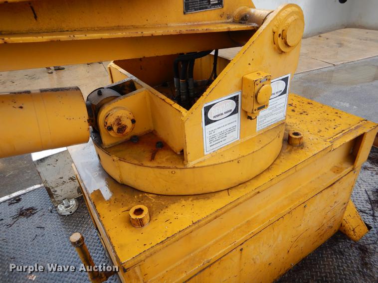 image for item DE8345 1977 Ford F600 bucket truck