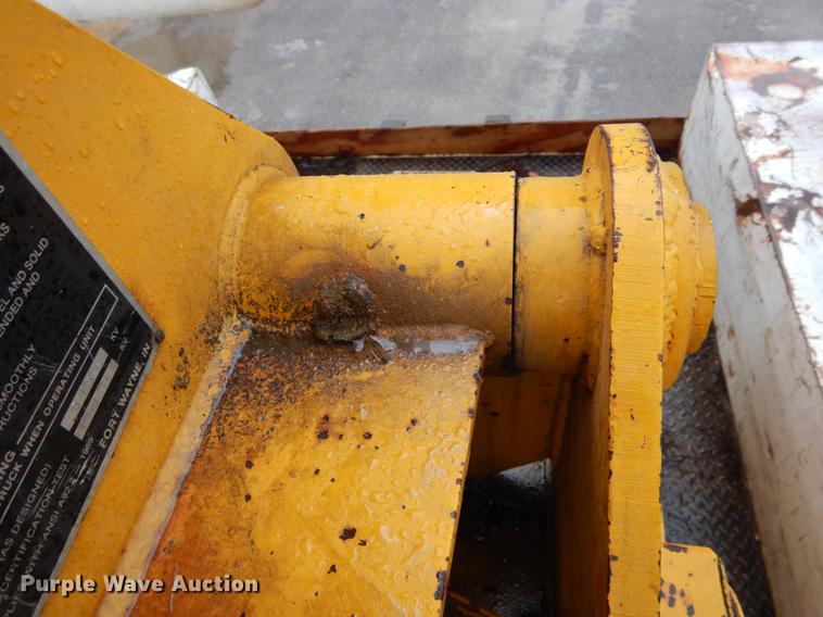 image for item DE8345 1977 Ford F600 bucket truck