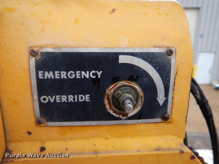 image for item DE8345 1977 Ford F600 bucket truck