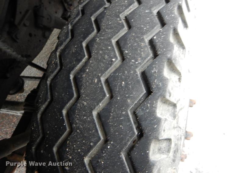 image for item DE8345 1977 Ford F600 bucket truck