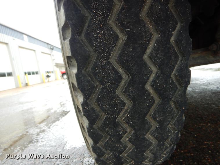 image for item DE8345 1977 Ford F600 bucket truck