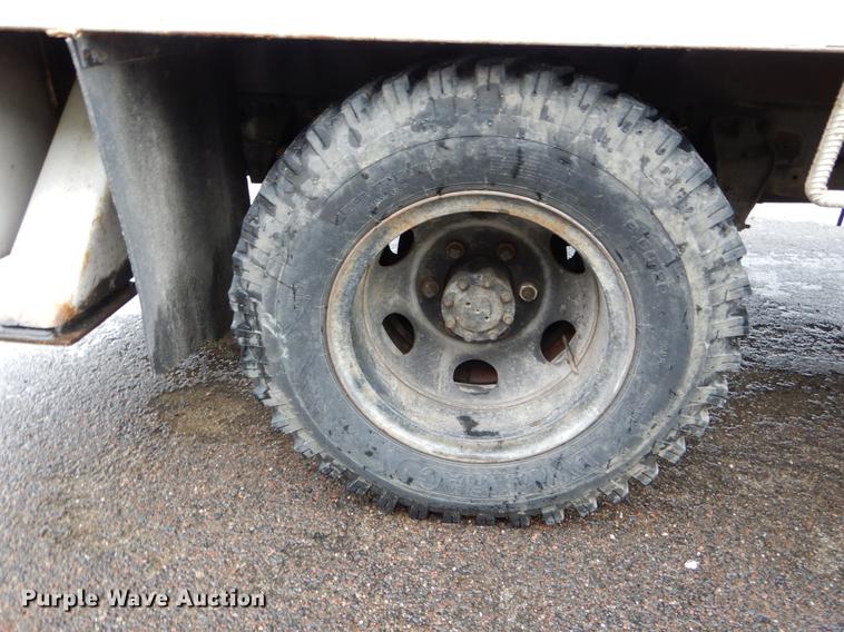 image for item DE8345 1977 Ford F600 bucket truck