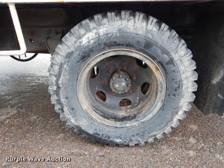 image for item DE8345 1977 Ford F600 bucket truck