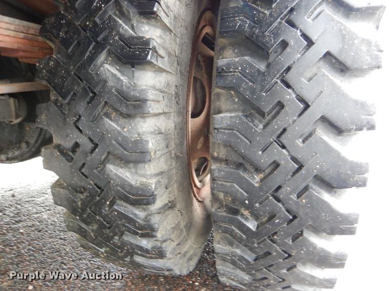 image for item DE8345 1977 Ford F600 bucket truck