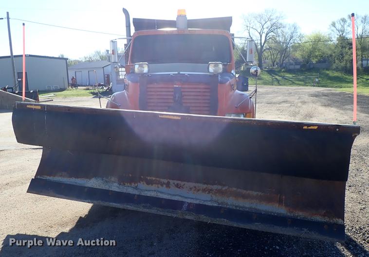 image for item DF1130 1991 International 4900 dump truck