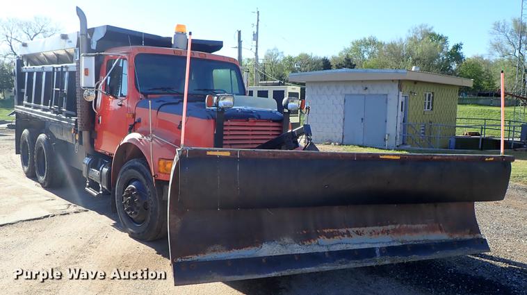 image for item DF1130 1991 International 4900 dump truck