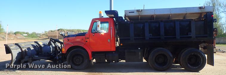 image for item DF1130 1991 International 4900 dump truck