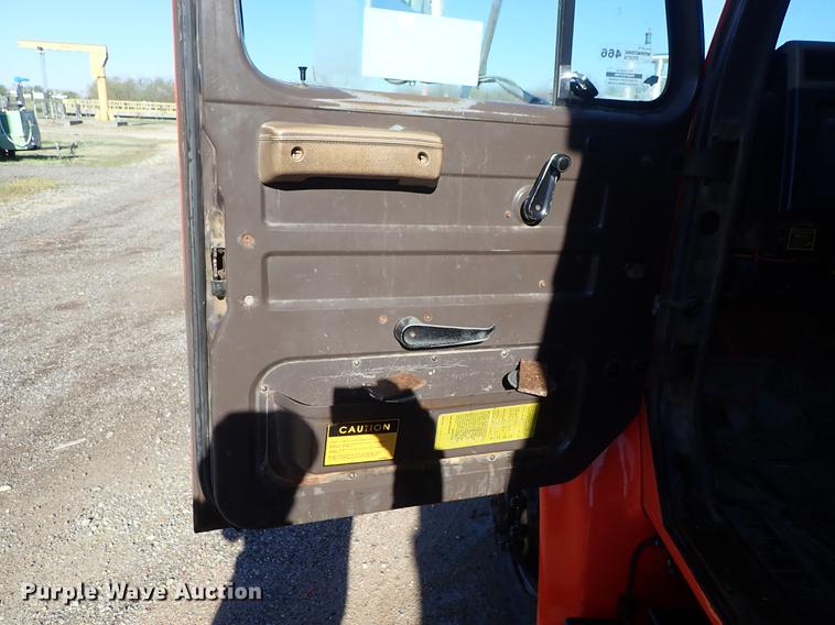 image for item DF1130 1991 International 4900 dump truck