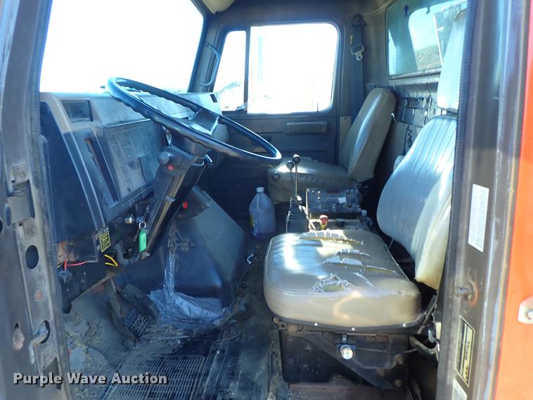 image for item DF1130 1991 International 4900 dump truck