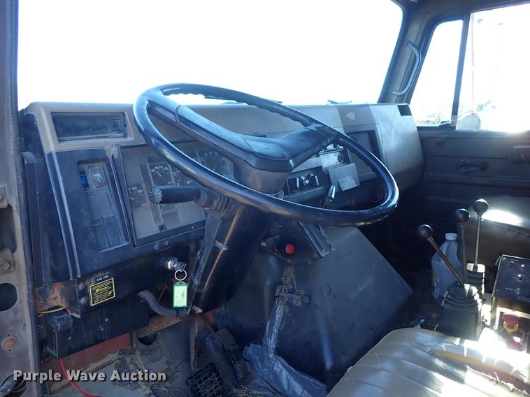 image for item DF1130 1991 International 4900 dump truck