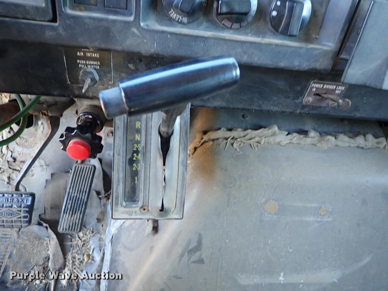 image for item DF1130 1991 International 4900 dump truck