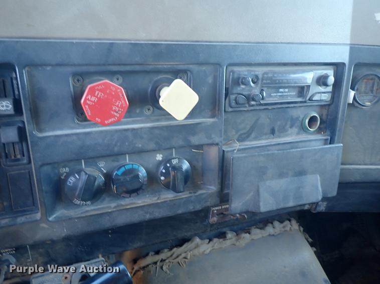 image for item DF1130 1991 International 4900 dump truck