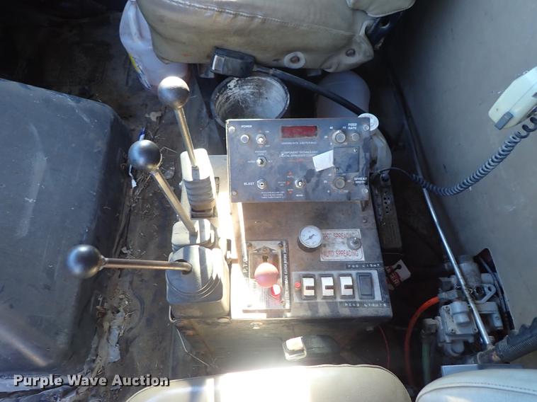 image for item DF1130 1991 International 4900 dump truck