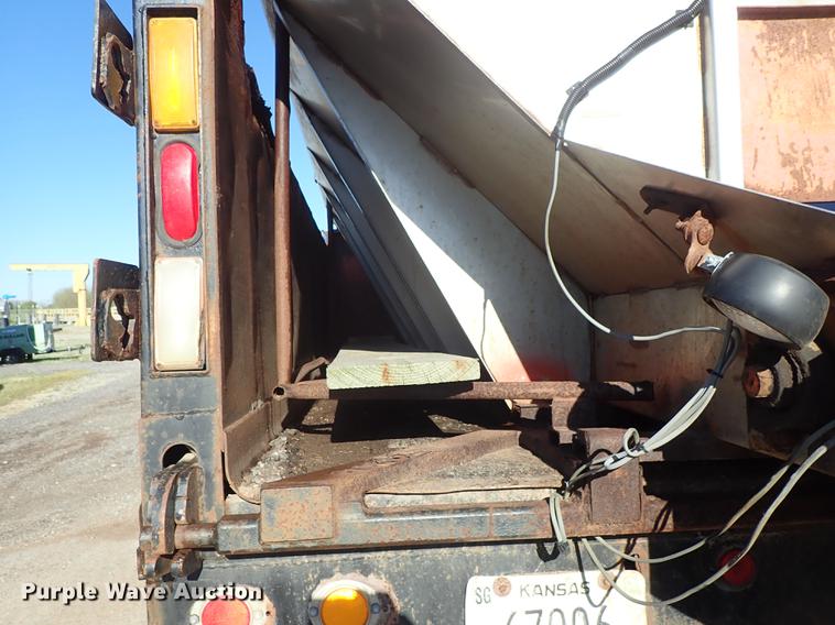 image for item DF1130 1991 International 4900 dump truck