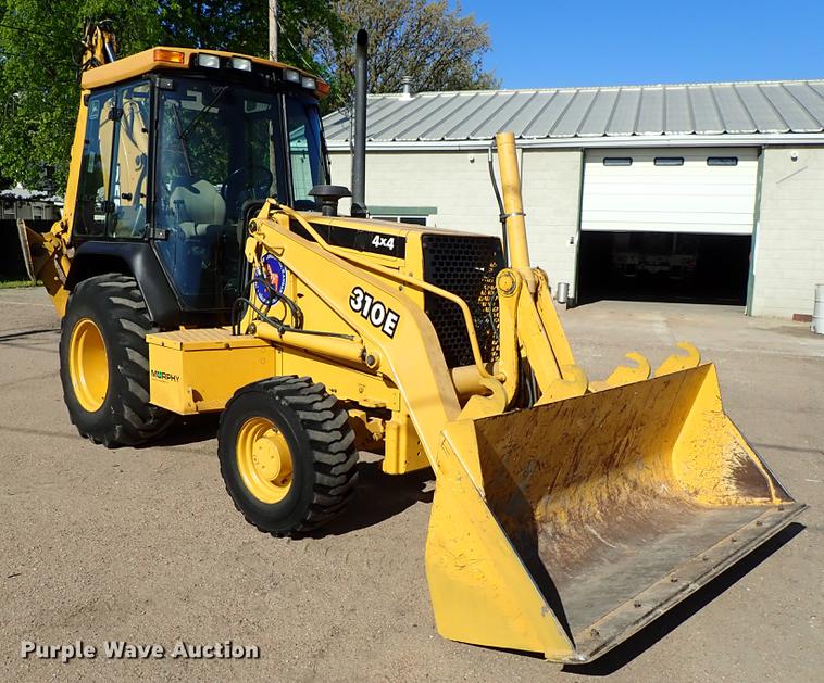 image for item DF1166 1997 John Deere 310E backhoe