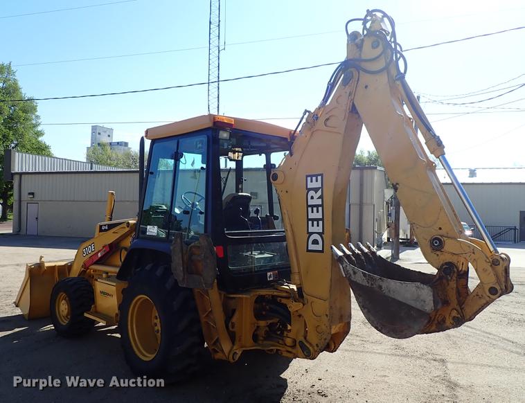 image for item DF1166 1997 John Deere 310E backhoe