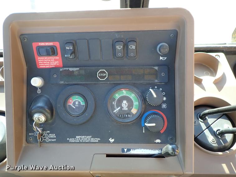 image for item DF1166 1997 John Deere 310E backhoe