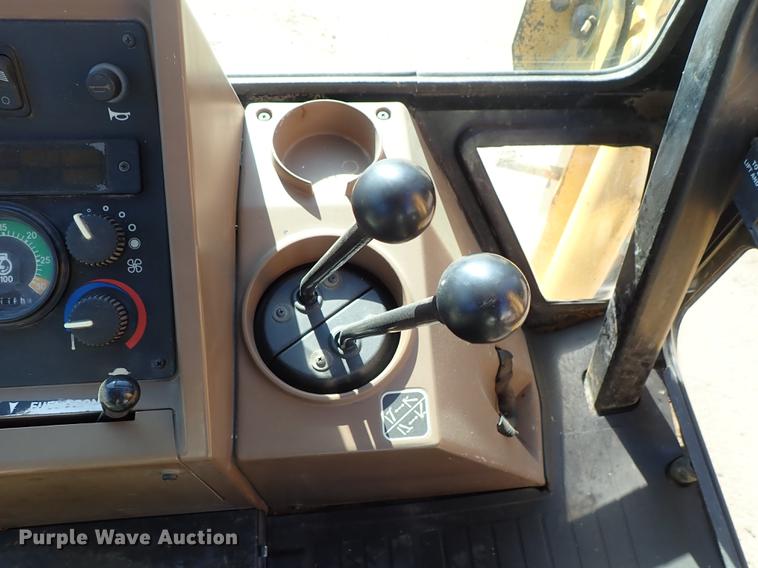 image for item DF1166 1997 John Deere 310E backhoe