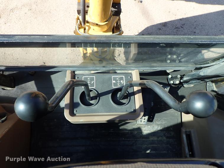 image for item DF1166 1997 John Deere 310E backhoe