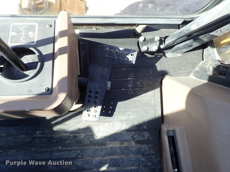 image for item DF1166 1997 John Deere 310E backhoe