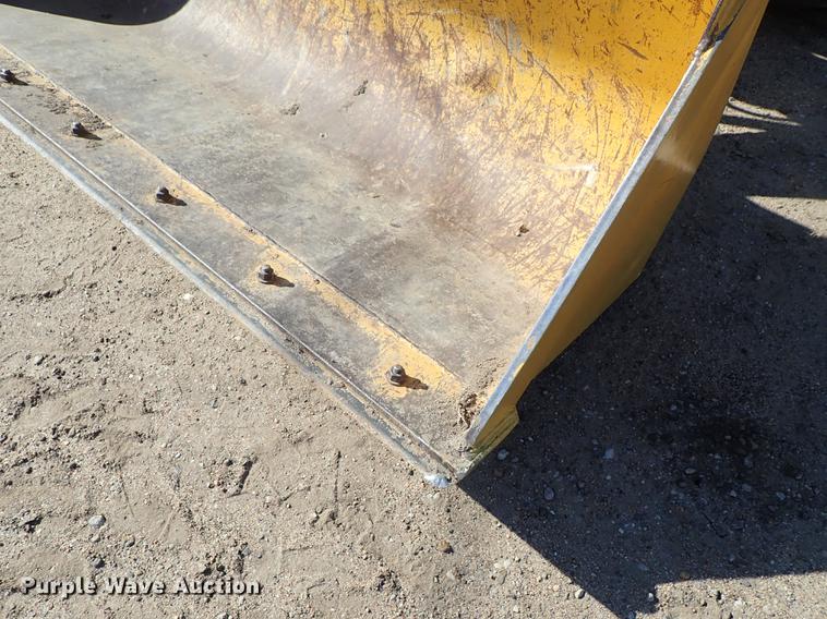 image for item DF1166 1997 John Deere 310E backhoe