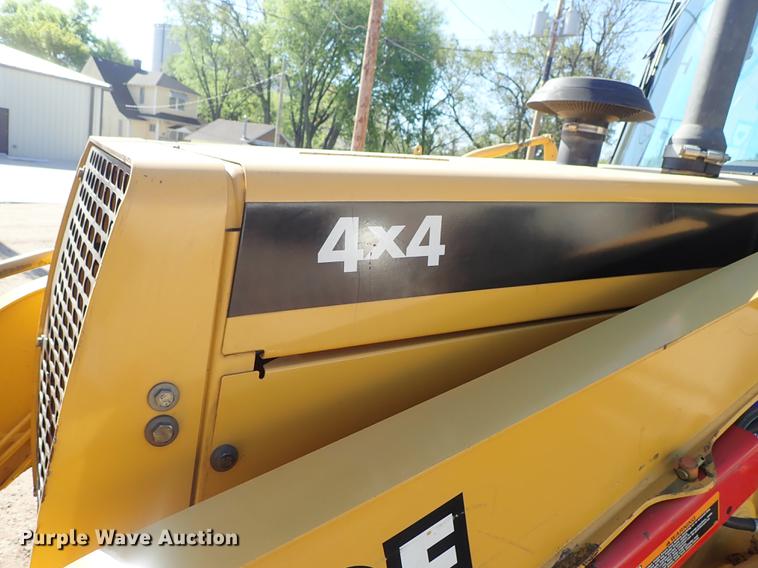 image for item DF1166 1997 John Deere 310E backhoe