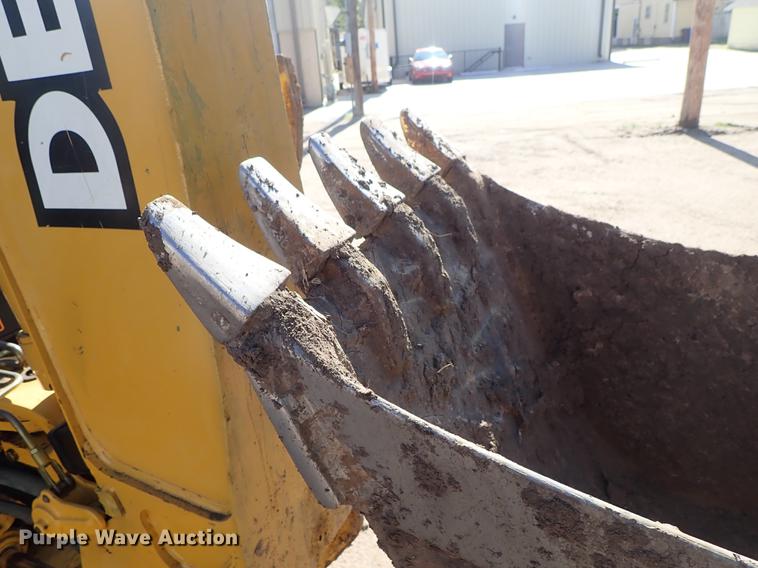 image for item DF1166 1997 John Deere 310E backhoe