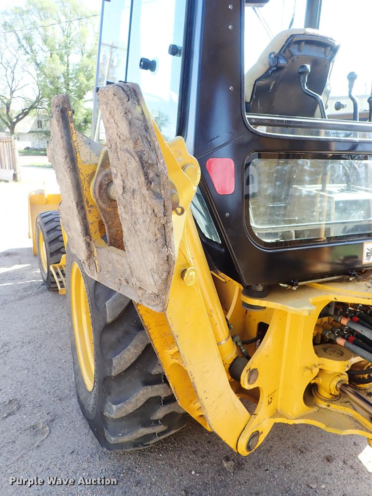 image for item DF1166 1997 John Deere 310E backhoe