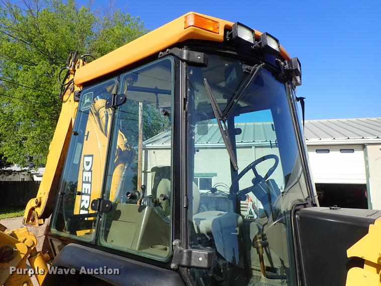 image for item DF1166 1997 John Deere 310E backhoe
