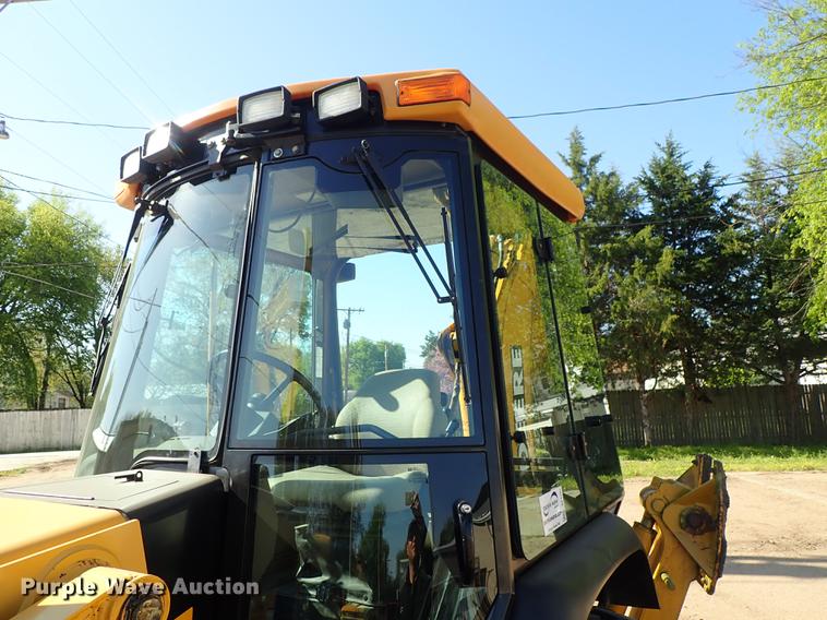 image for item DF1166 1997 John Deere 310E backhoe