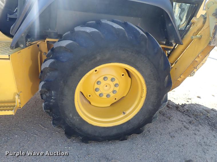 image for item DF1166 1997 John Deere 310E backhoe