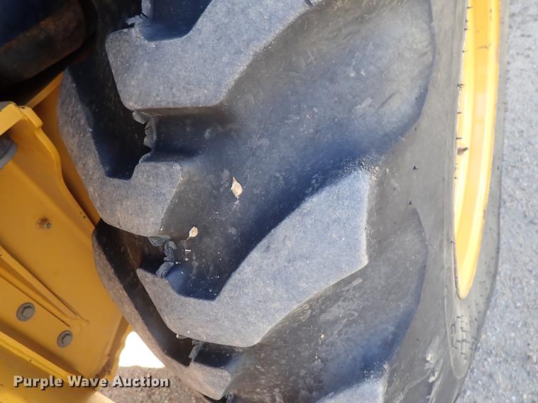 image for item DF1166 1997 John Deere 310E backhoe