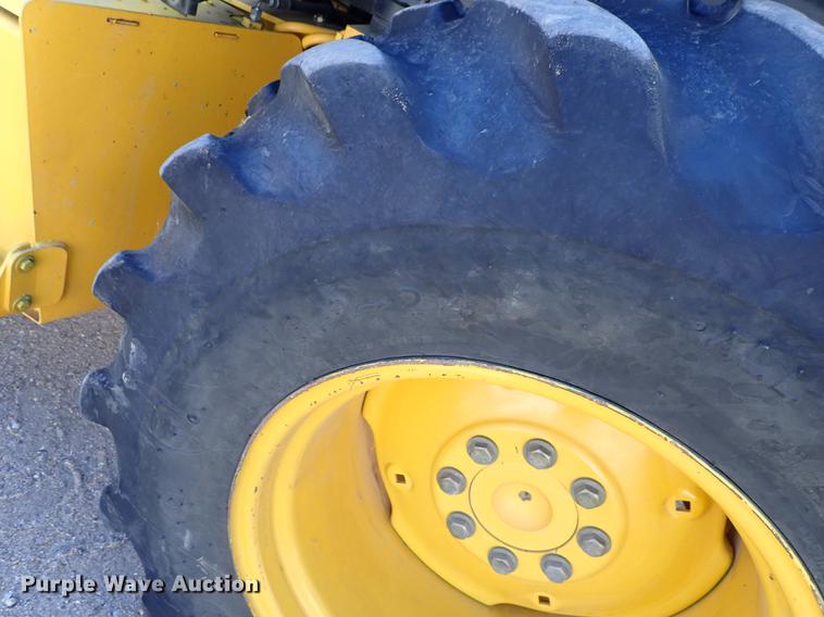 image for item DF1166 1997 John Deere 310E backhoe