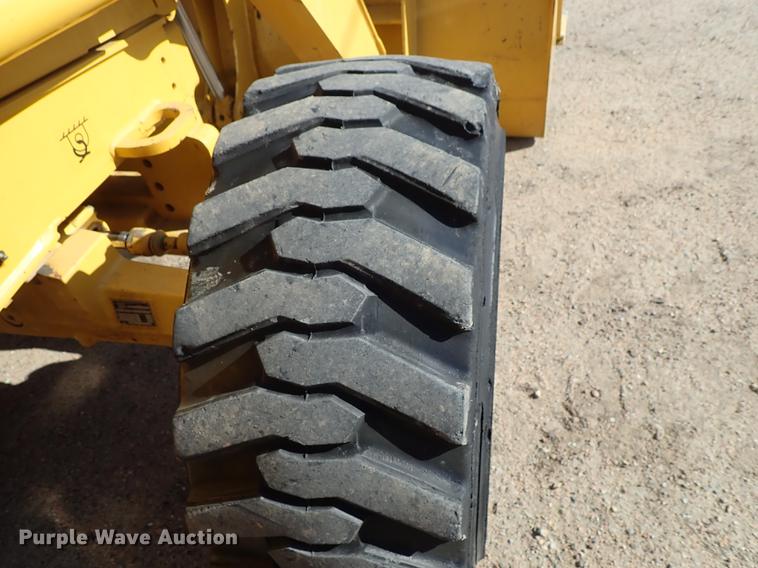 image for item DF1166 1997 John Deere 310E backhoe