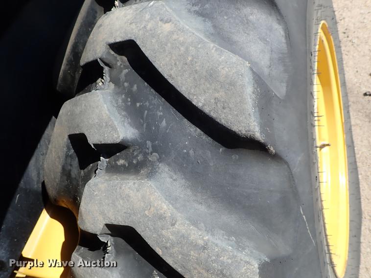 image for item DF1166 1997 John Deere 310E backhoe