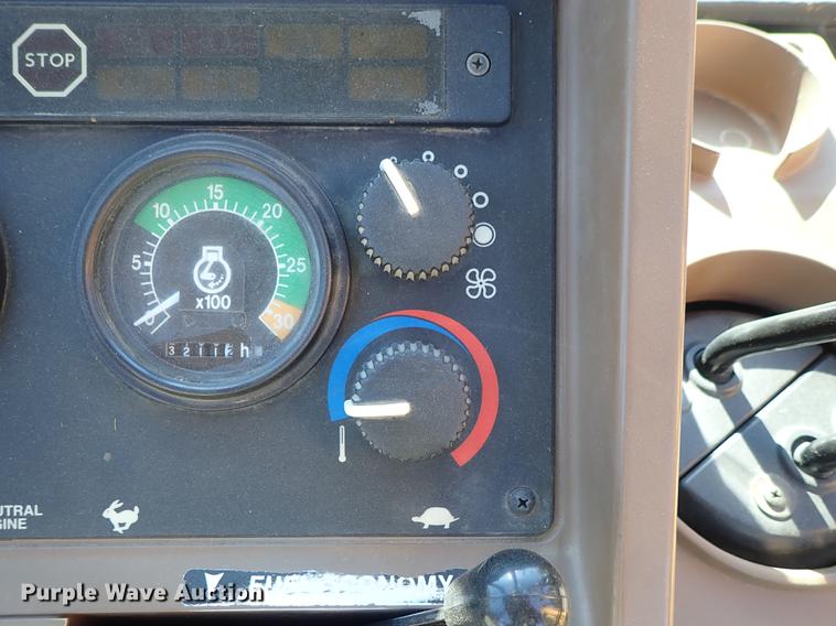 image for item DF1166 1997 John Deere 310E backhoe