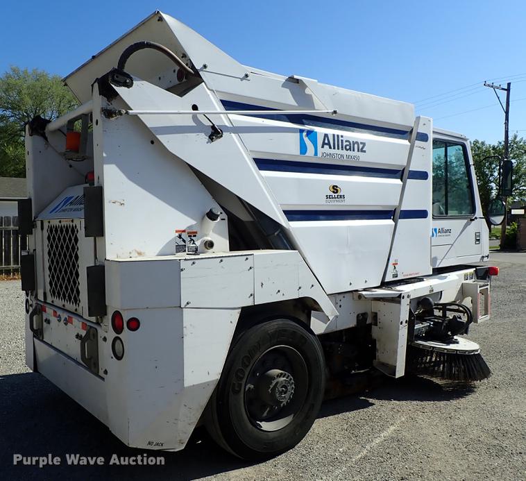 image for item DF1167 2009 Allianz Johnston MX450 street sweeper