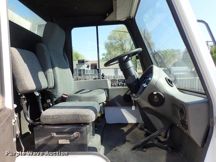 image for item DF1167 2009 Allianz Johnston MX450 street sweeper