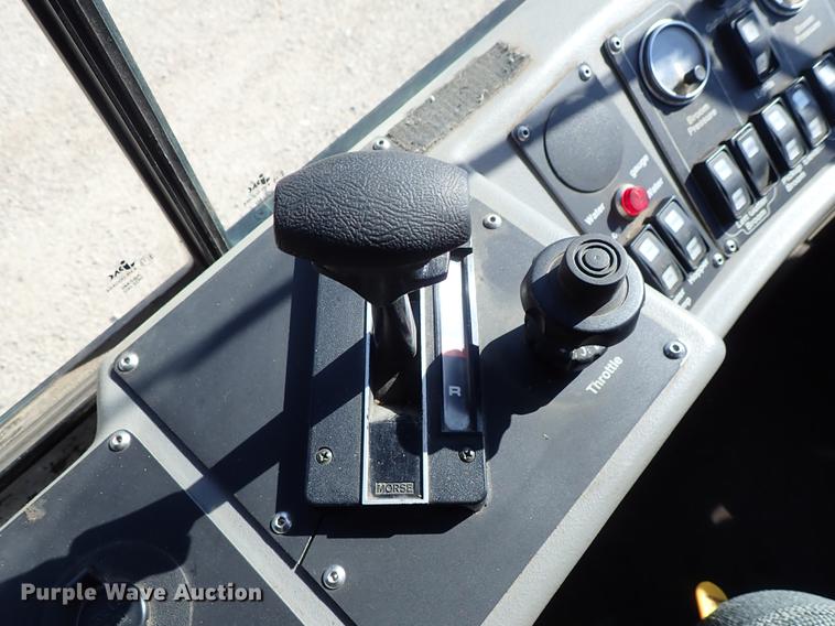 image for item DF1167 2009 Allianz Johnston MX450 street sweeper