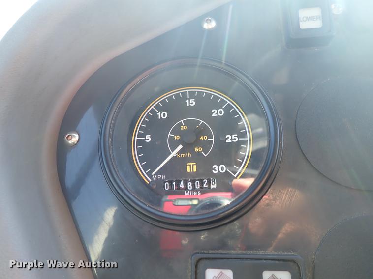 image for item DF1167 2009 Allianz Johnston MX450 street sweeper