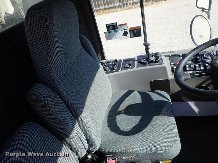 image for item DF1167 2009 Allianz Johnston MX450 street sweeper