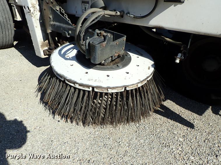 image for item DF1167 2009 Allianz Johnston MX450 street sweeper