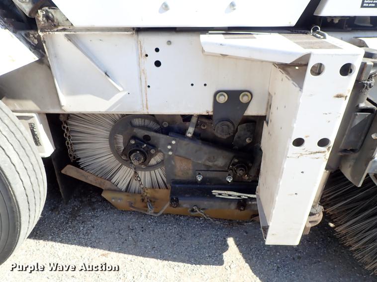 image for item DF1167 2009 Allianz Johnston MX450 street sweeper