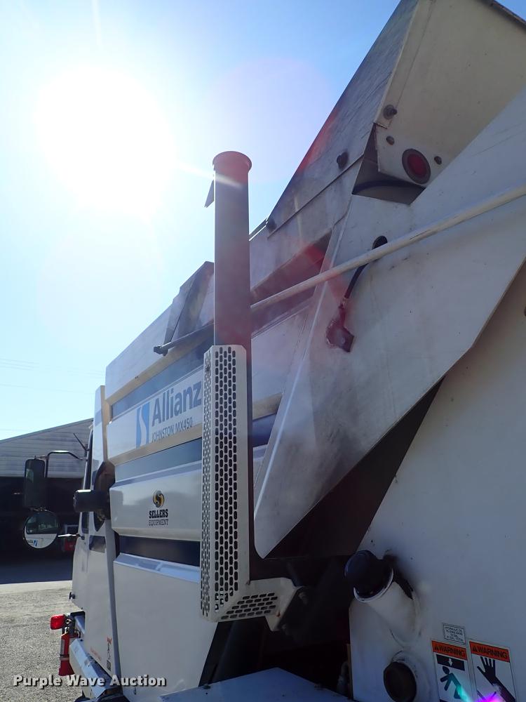 image for item DF1167 2009 Allianz Johnston MX450 street sweeper