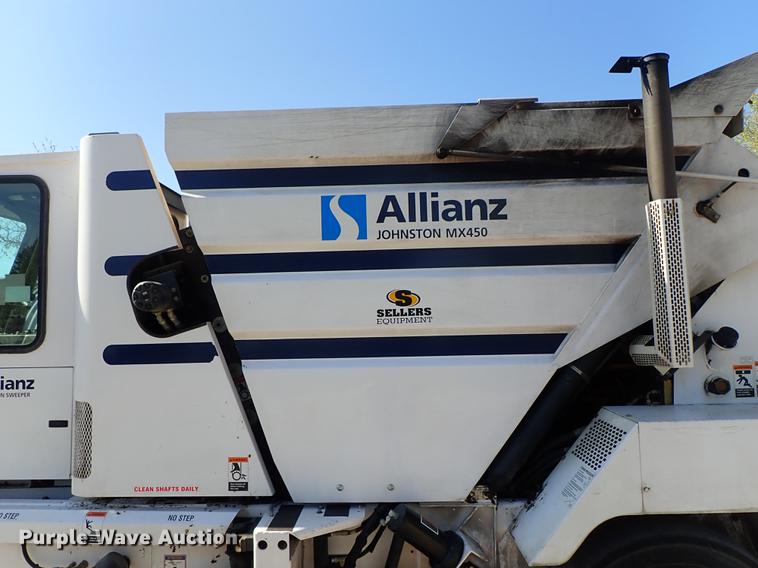 image for item DF1167 2009 Allianz Johnston MX450 street sweeper