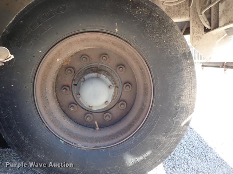 image for item DF1167 2009 Allianz Johnston MX450 street sweeper