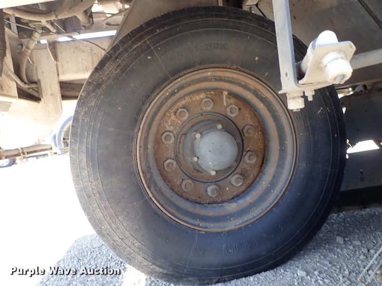 image for item DF1167 2009 Allianz Johnston MX450 street sweeper