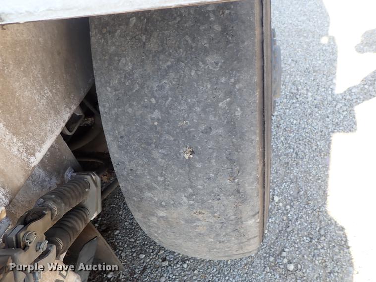 image for item DF1167 2009 Allianz Johnston MX450 street sweeper