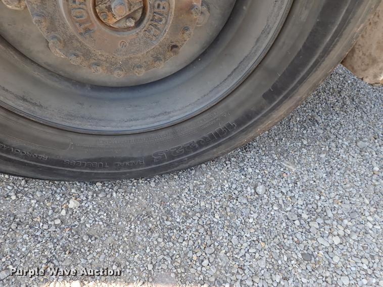 image for item DF1167 2009 Allianz Johnston MX450 street sweeper